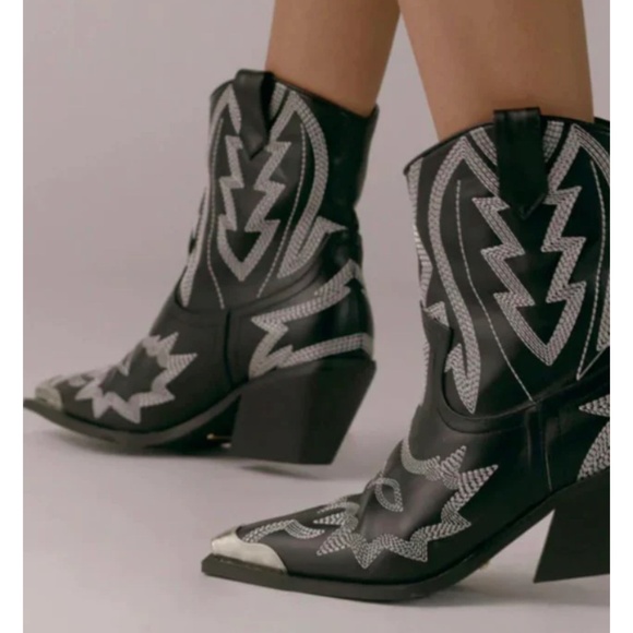 Billini Shoes - Billini Utari Western Ankle Boot